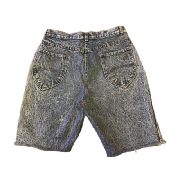 Chic Acid Washed Mom Jean Shorts - Picture 1 of 11